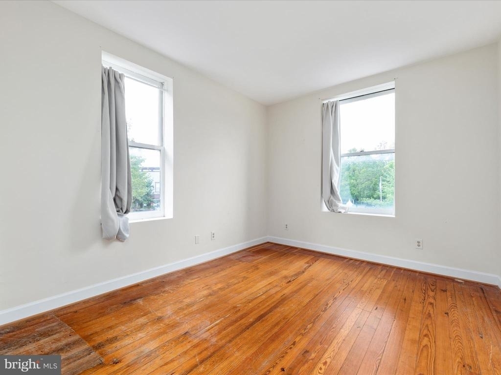 401 E Main Street - Photo 6