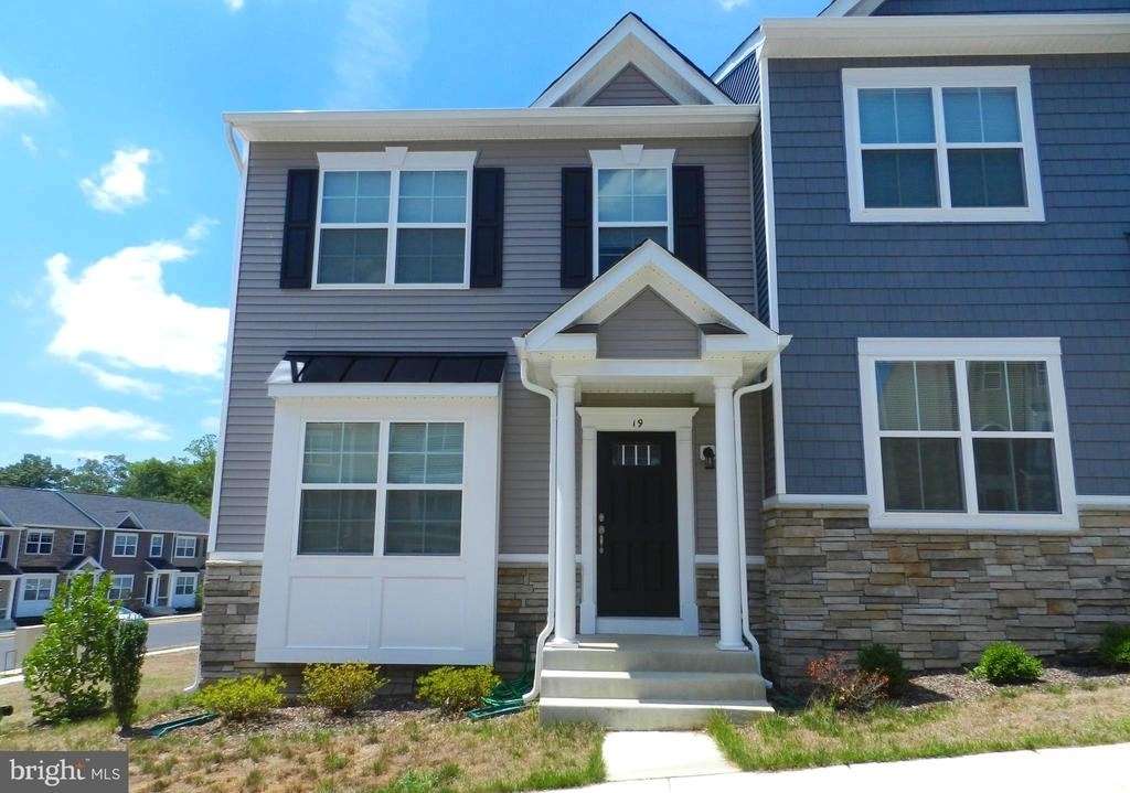 19 Andrews Place - Photo 0