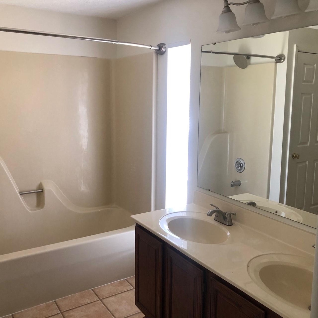 12805 Valleyhill Street - Photo 9