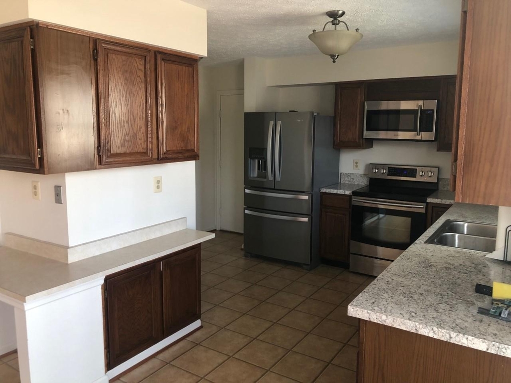 12805 Valleyhill Street - Photo 4