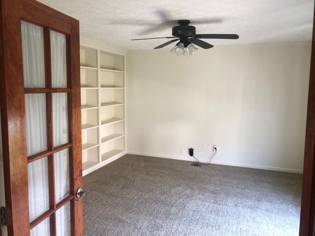 12805 Valleyhill Street - Photo 6