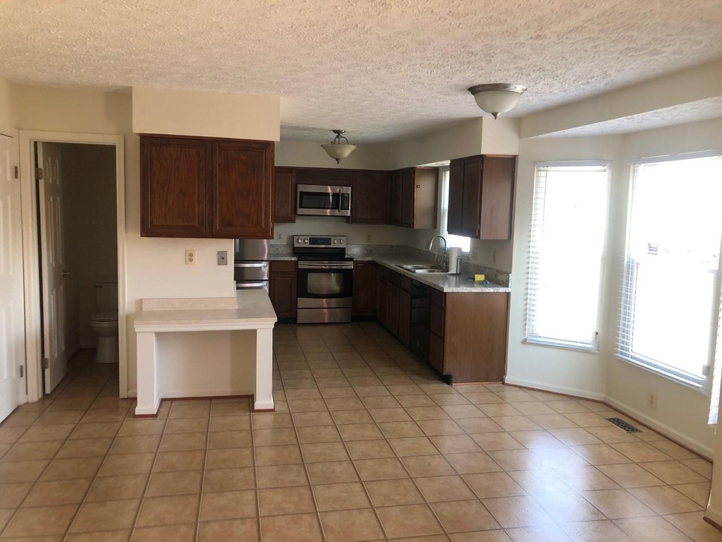 12805 Valleyhill Street - Photo 5