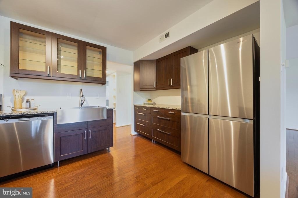 1643 Parkcrest Circle - Photo 1