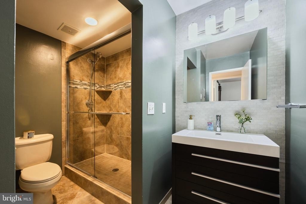 1643 Parkcrest Circle - Photo 4