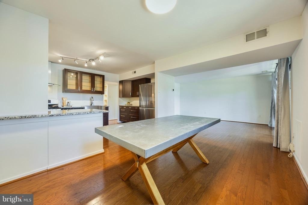 1643 Parkcrest Circle - Photo 8