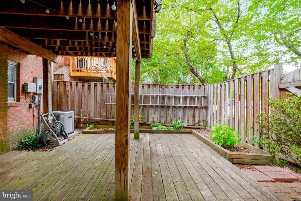 8207 Cedar Landing Court - Photo 41