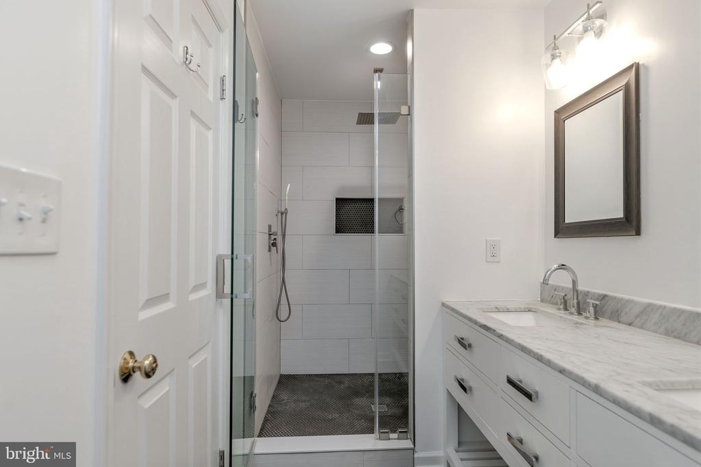 8207 Cedar Landing Court - Photo 26