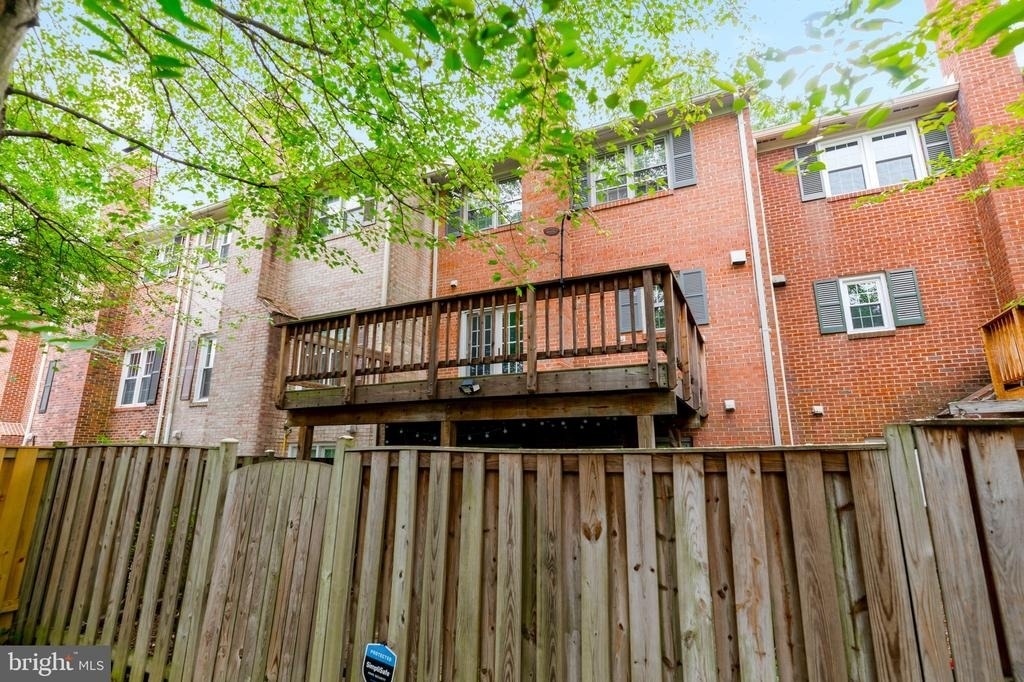 8207 Cedar Landing Court - Photo 43