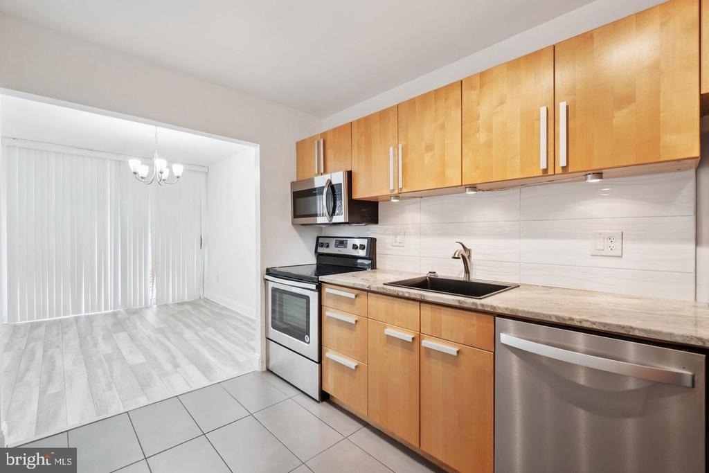 2059 Huntington Avenue - Photo 15