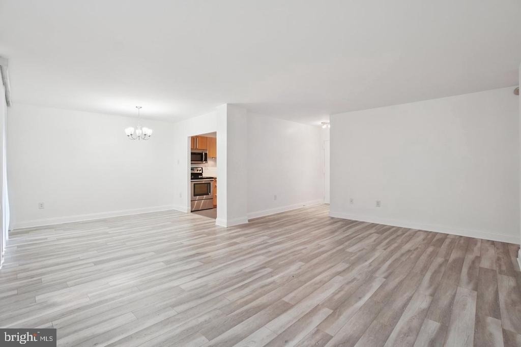 2059 Huntington Avenue - Photo 6