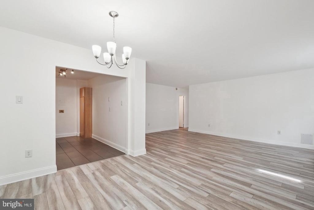 2059 Huntington Avenue - Photo 9