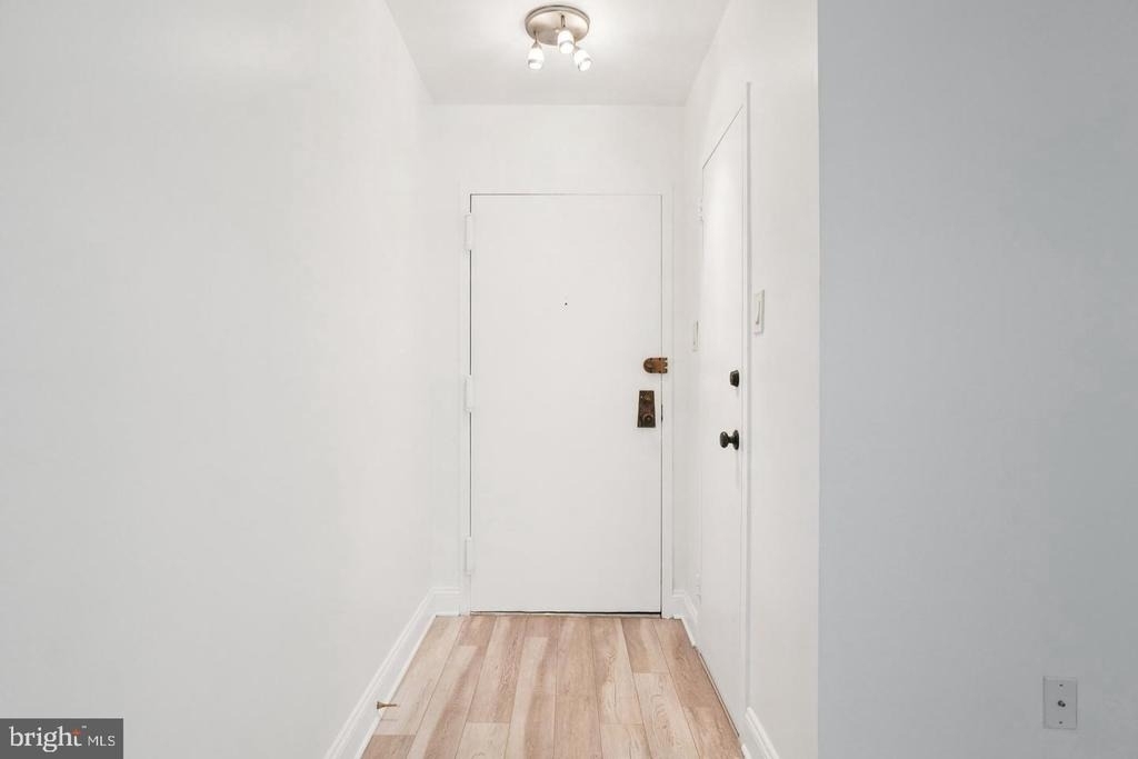 2059 Huntington Avenue - Photo 2