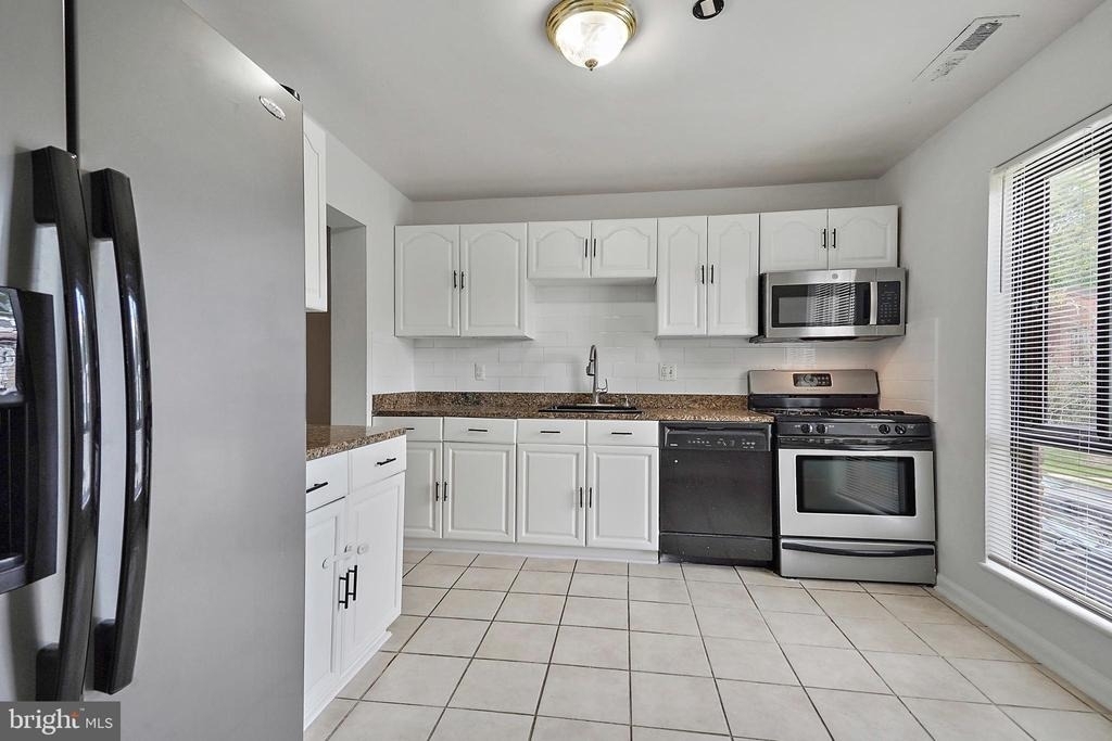 6351 Rockshire Street - Photo 10