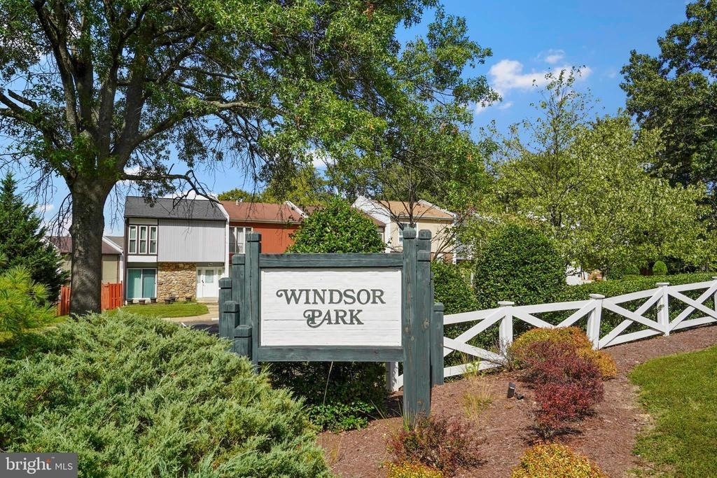 6351 Rockshire Street - Photo 34