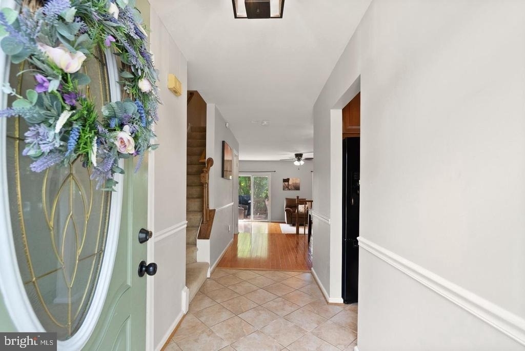711 Acorn Court - Photo 1