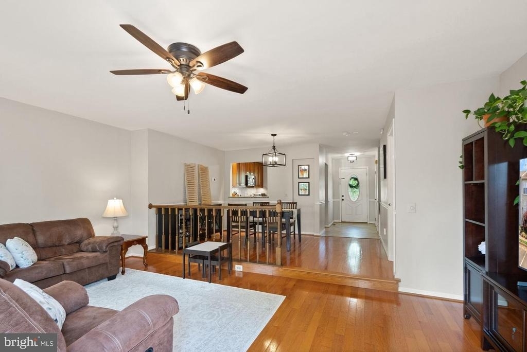 711 Acorn Court - Photo 8
