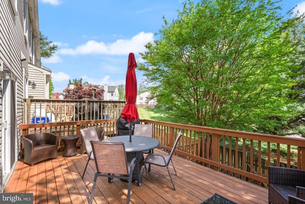 711 Acorn Court - Photo 21