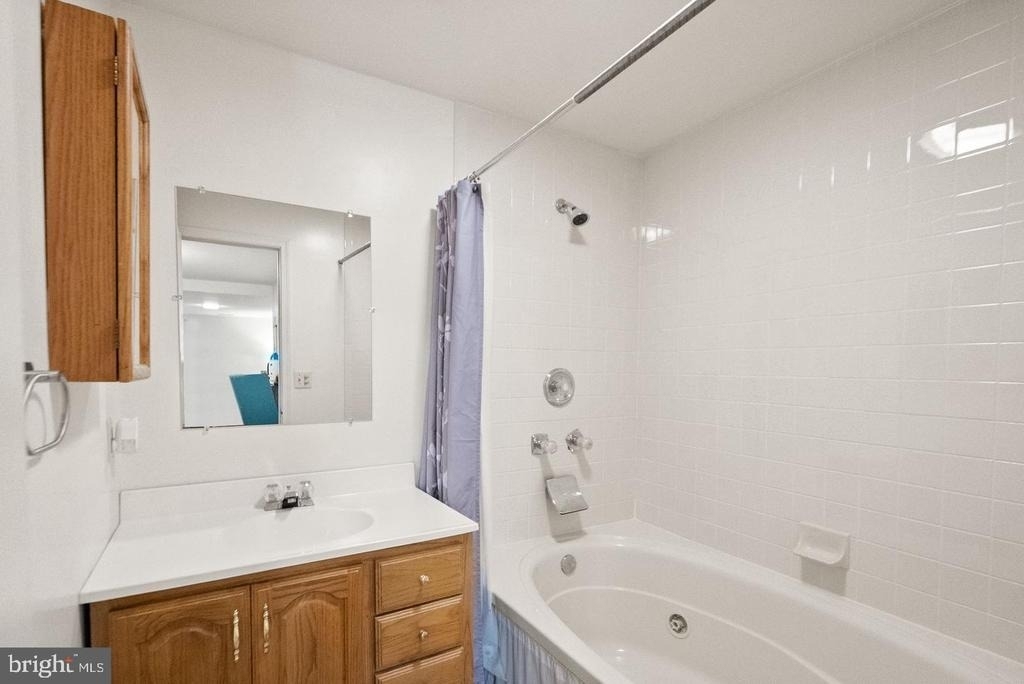 711 Acorn Court - Photo 20