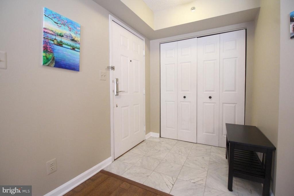1200 Braddock Place - Photo 2