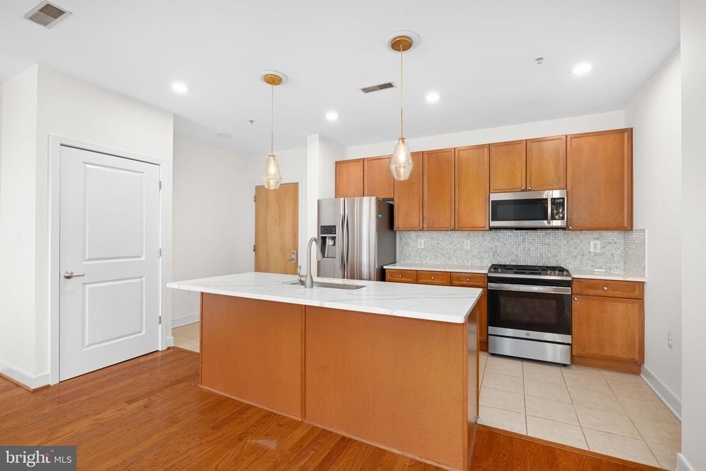 181 Reed Avenue E - Photo 1