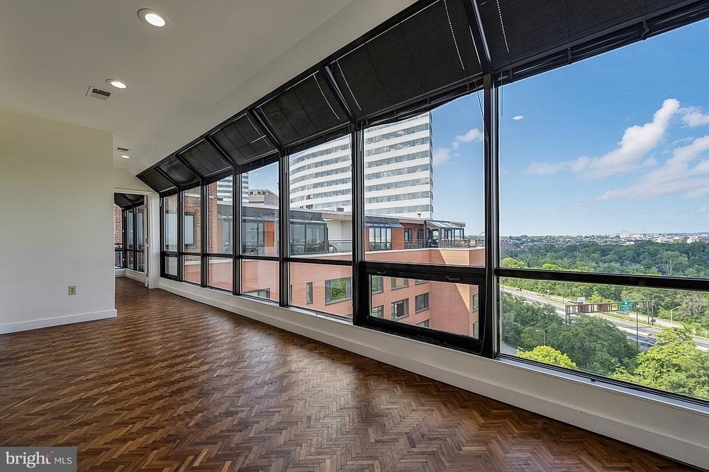 1021 Arlington Boulevard - Photo 1
