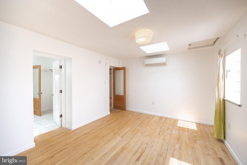 711 W Thompson Street - Photo 12