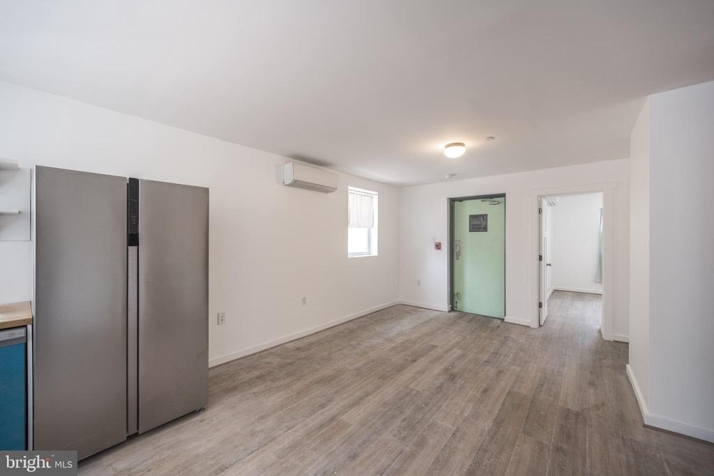 711 W Thompson Street - Photo 3