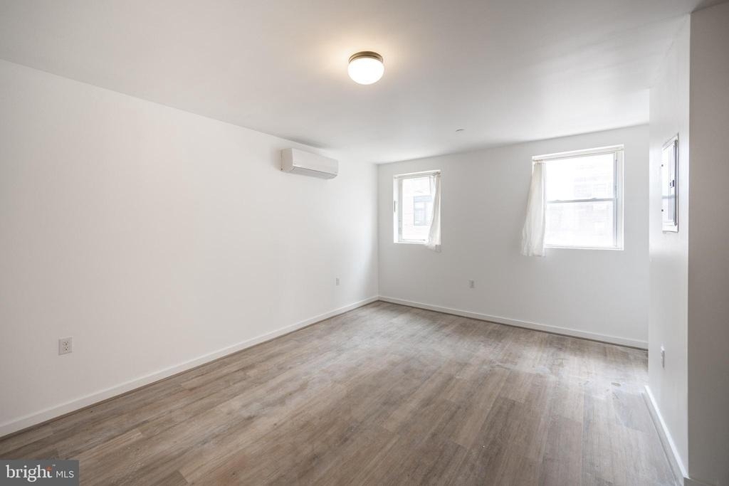 711 W Thompson Street - Photo 4
