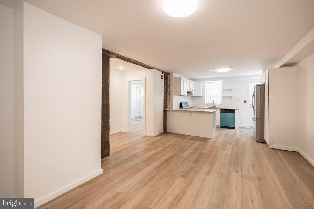 711 W Thompson Street - Photo 5