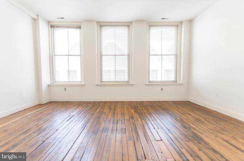 1222 Arch Street - Photo 0