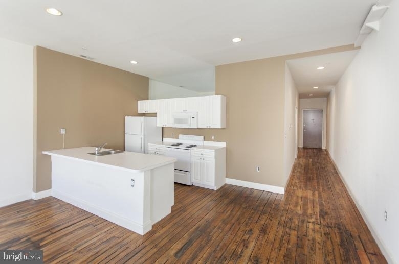 1222 Arch Street - Photo 2