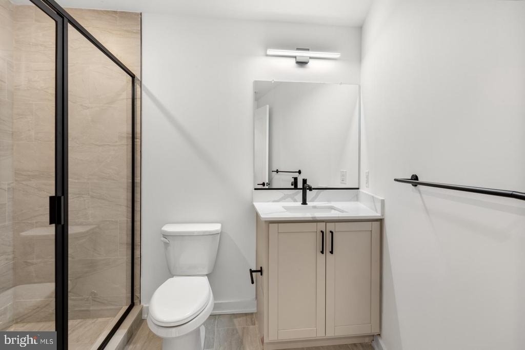 2046 E Lehigh Avenue - Photo 11