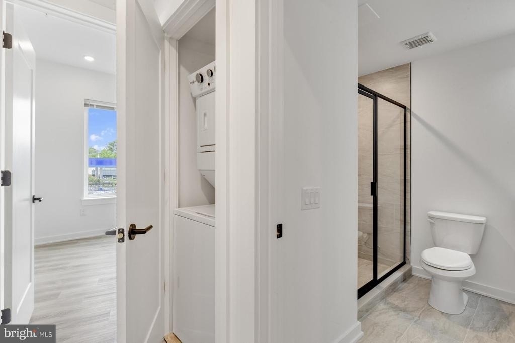 2046 E Lehigh Avenue - Photo 10