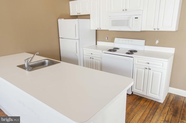 1222 Arch Street - Photo 1