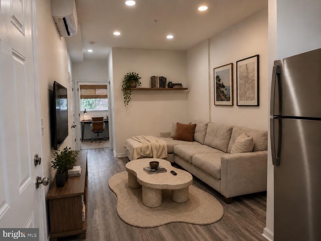 1219 W Butler Street - Photo 4