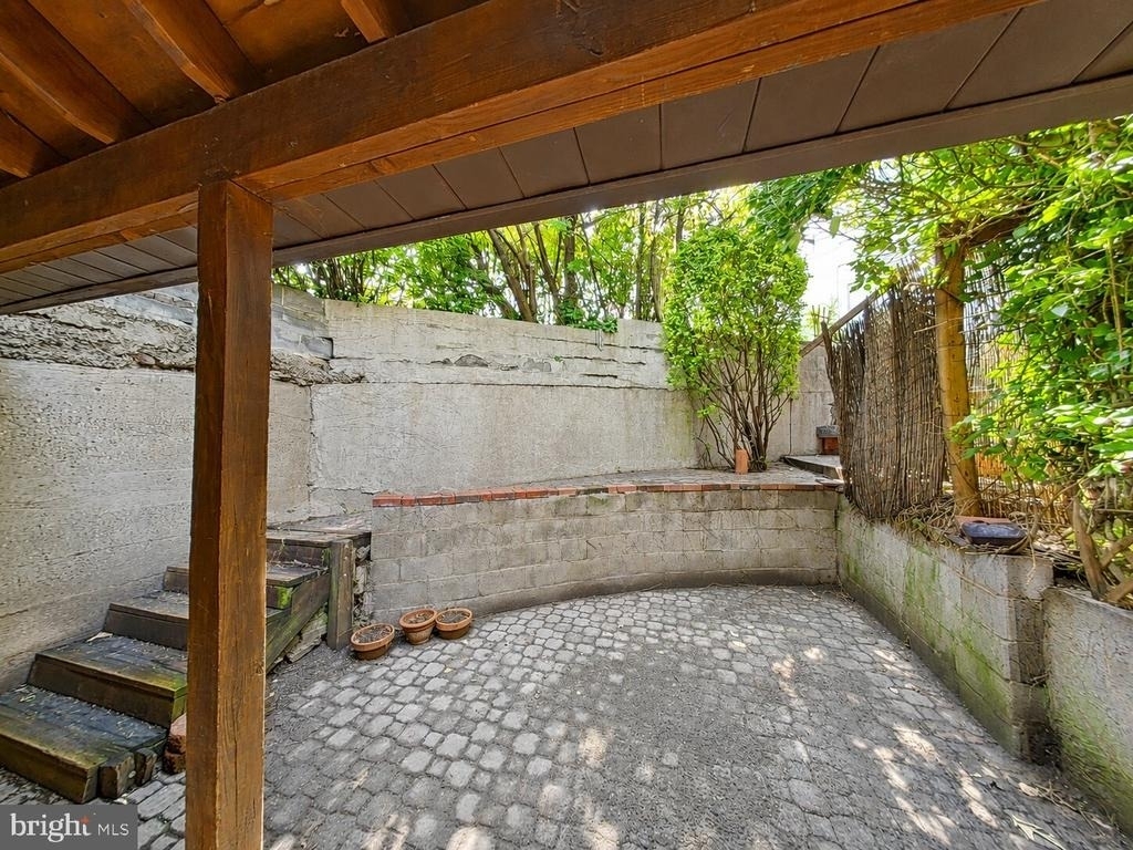 5233 Ridge Avenue - Photo 10