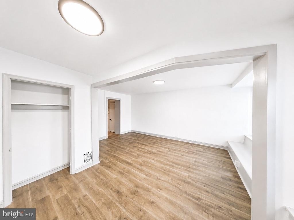 5233 Ridge Avenue - Photo 4