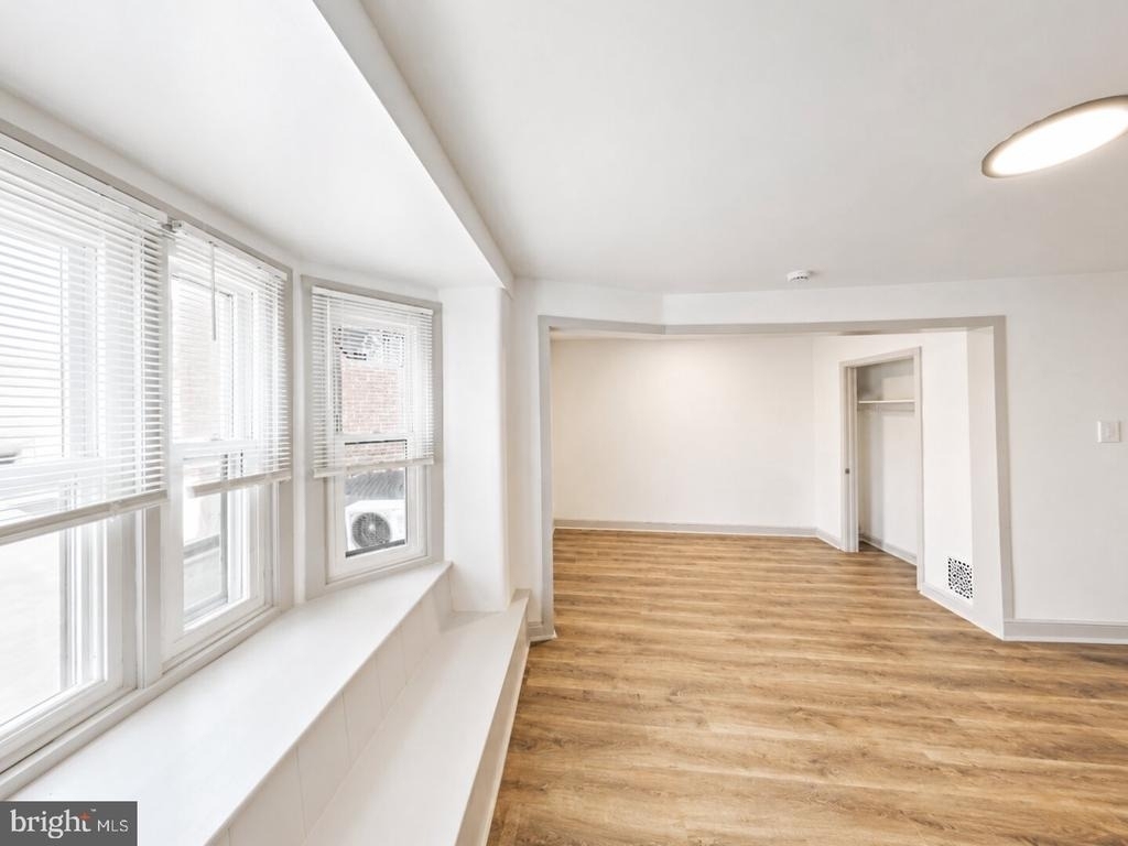 5233 Ridge Avenue - Photo 3