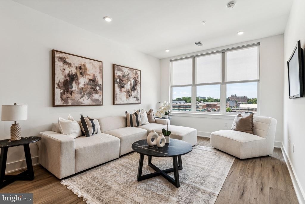 139 W Chelten Avenue - Photo 3