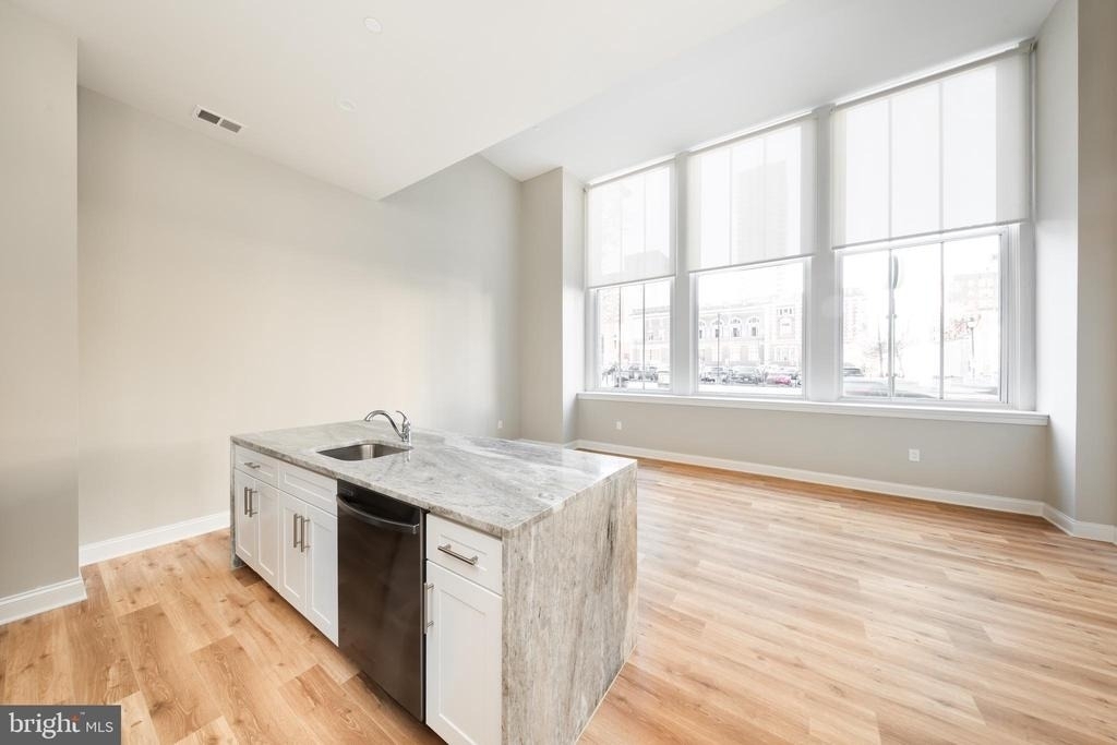 2121 Market Street - Photo 0