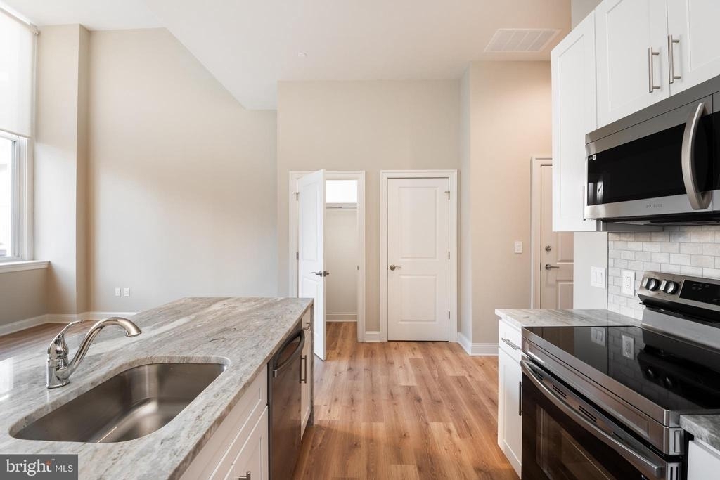 2121 Market Street - Photo 3