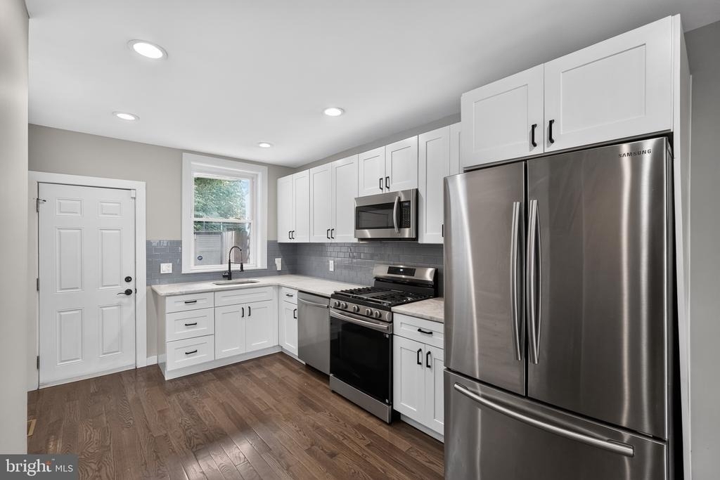 1911 S Lambert Street - Photo 7