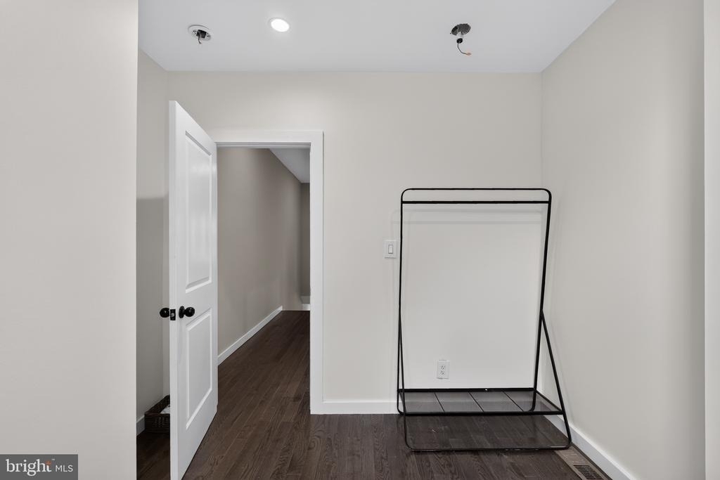 1911 S Lambert Street - Photo 25
