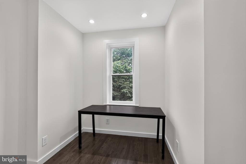 1911 S Lambert Street - Photo 26