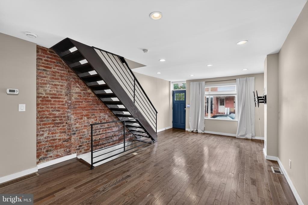 1911 S Lambert Street - Photo 5