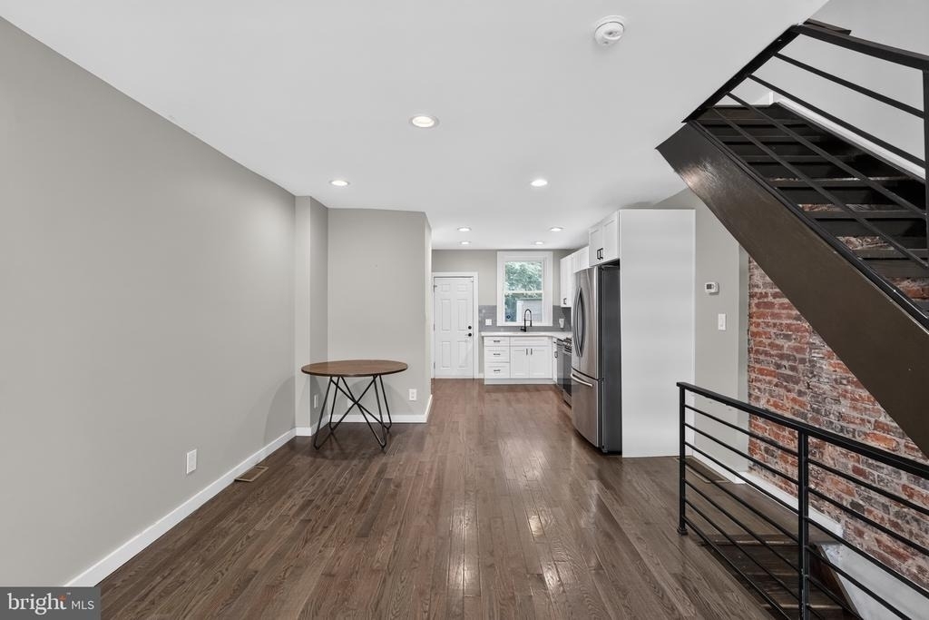 1911 S Lambert Street - Photo 4