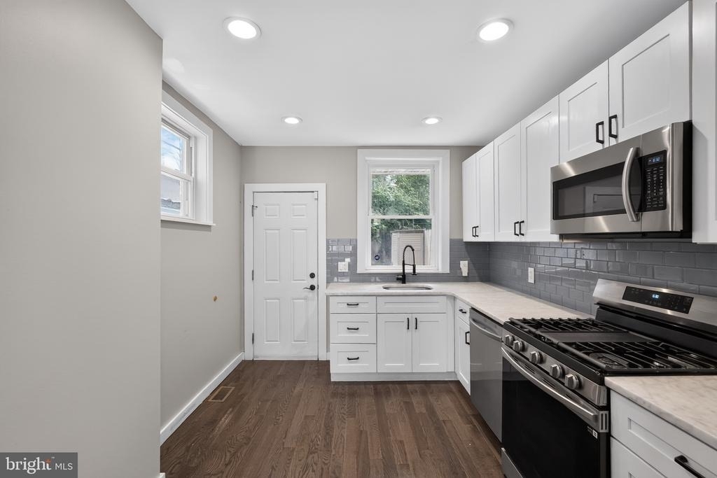 1911 S Lambert Street - Photo 13