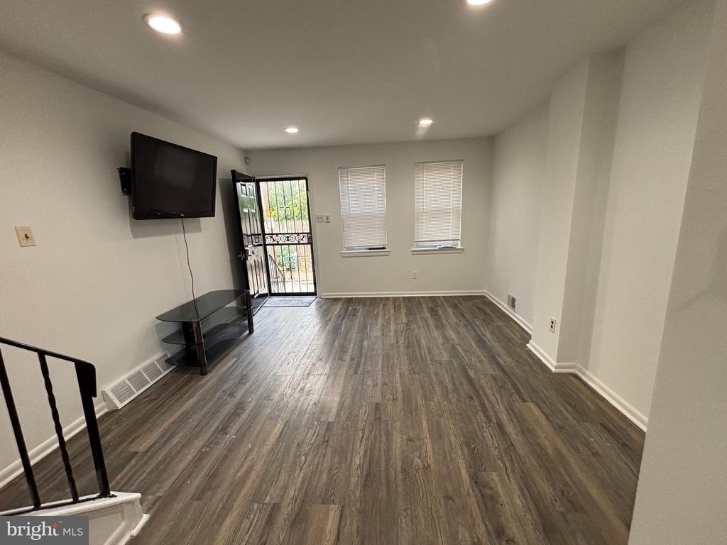 524 N Natrona Street - Photo 3