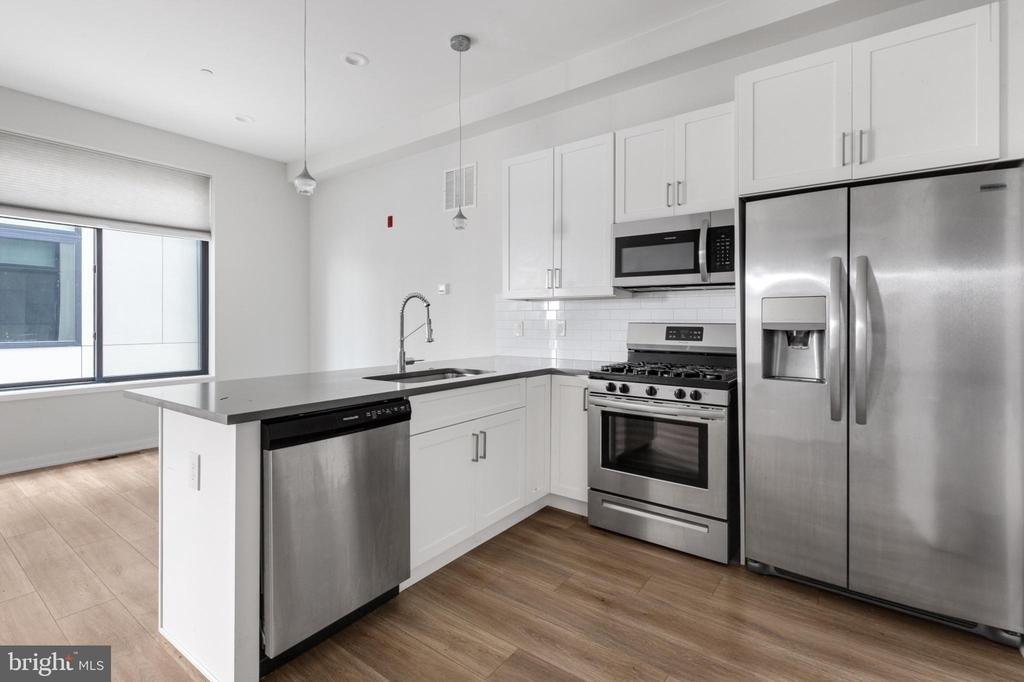 360 Monastery Avenue - Photo 0
