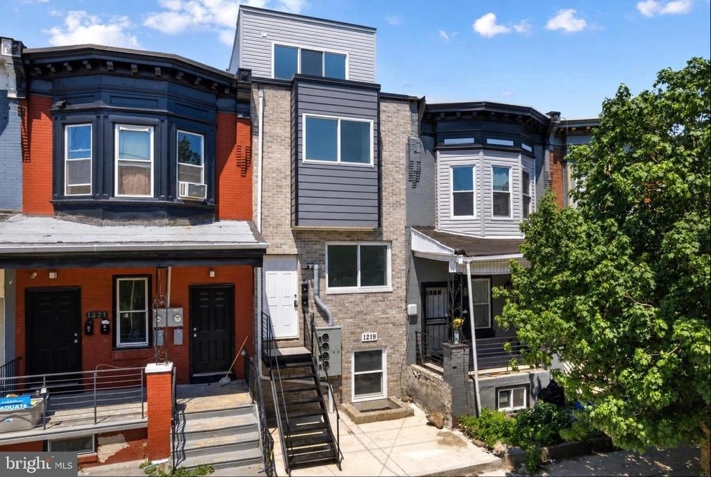 1219 W Butler Street - Photo 0